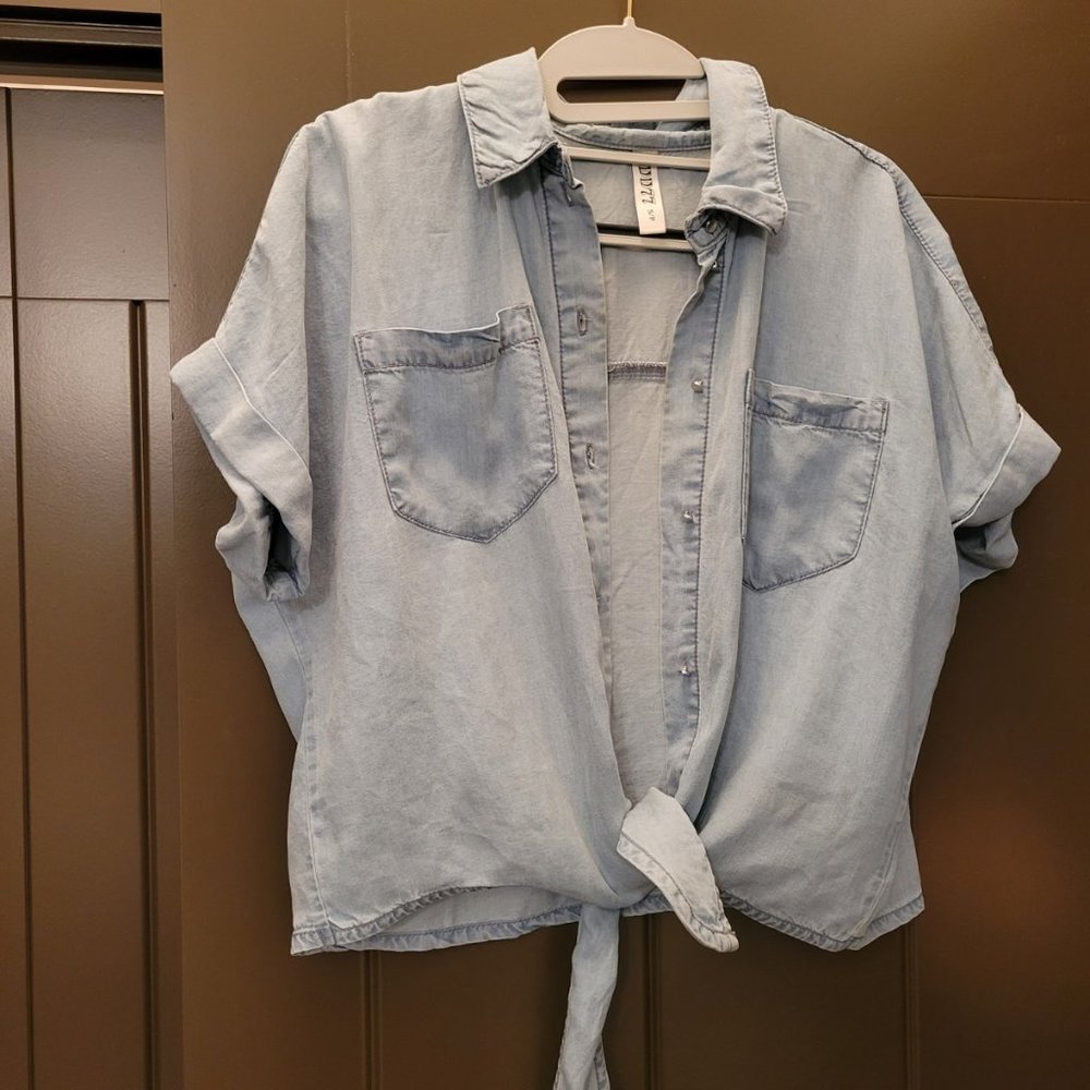 DD77 Roadrunner Apparel Denim Tie Crop Top